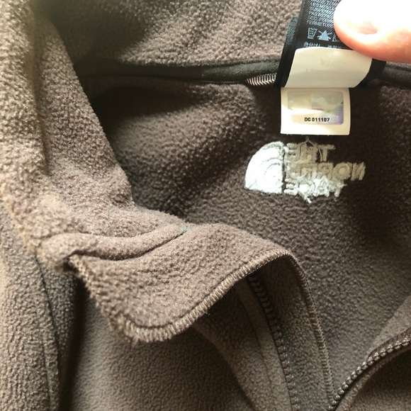The North Face Girls Fleece Jacket - Picture 6 of 9